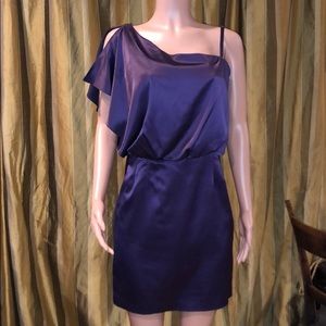 Royalty in this Jessica Simpson dress